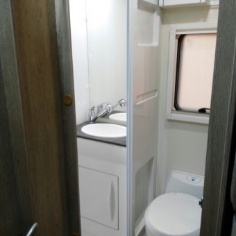 Autocaravana PLA Happy 430 6 plazas baño