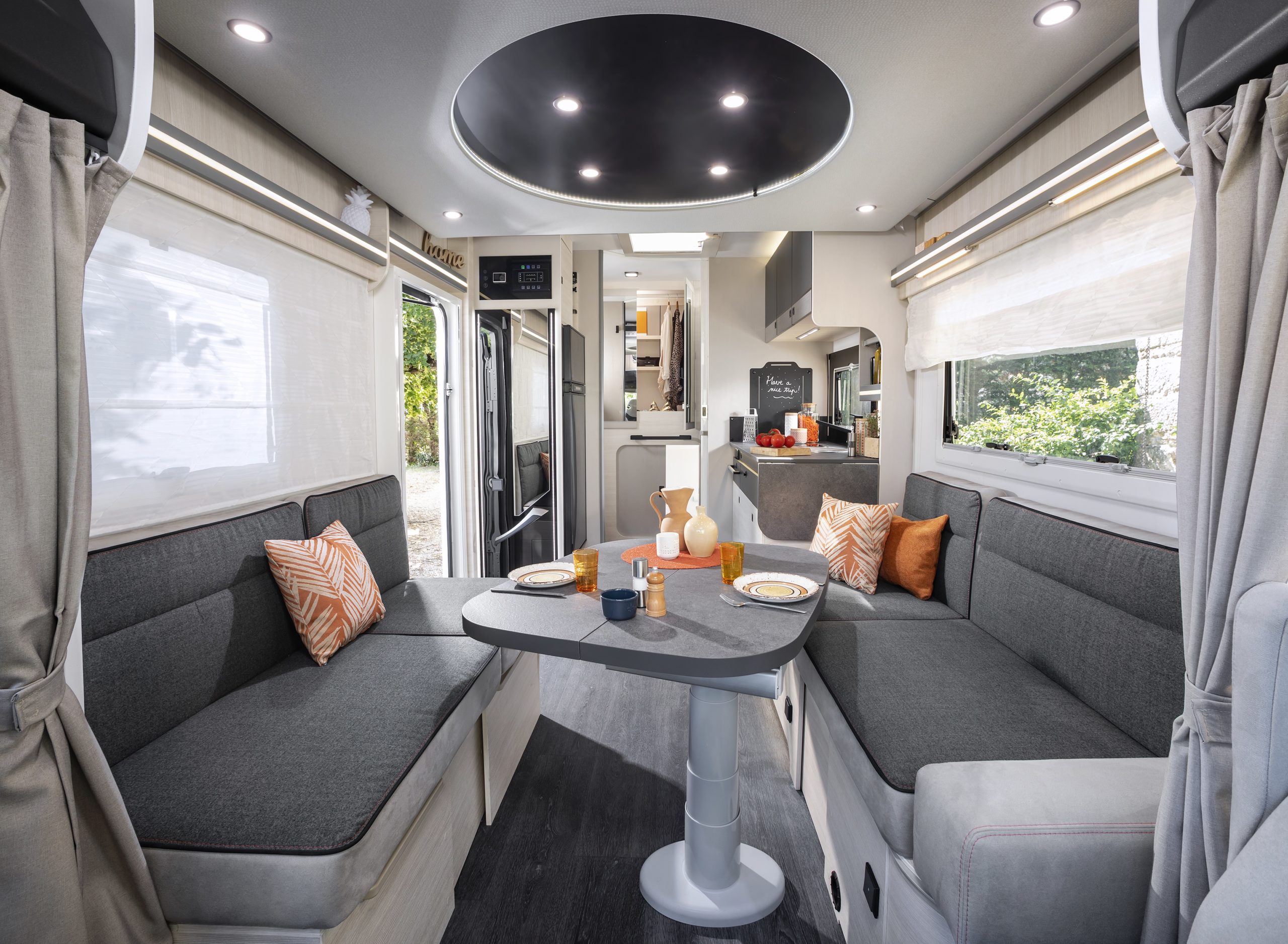 camping-car_profile_260-grande_interieure_ok_2023