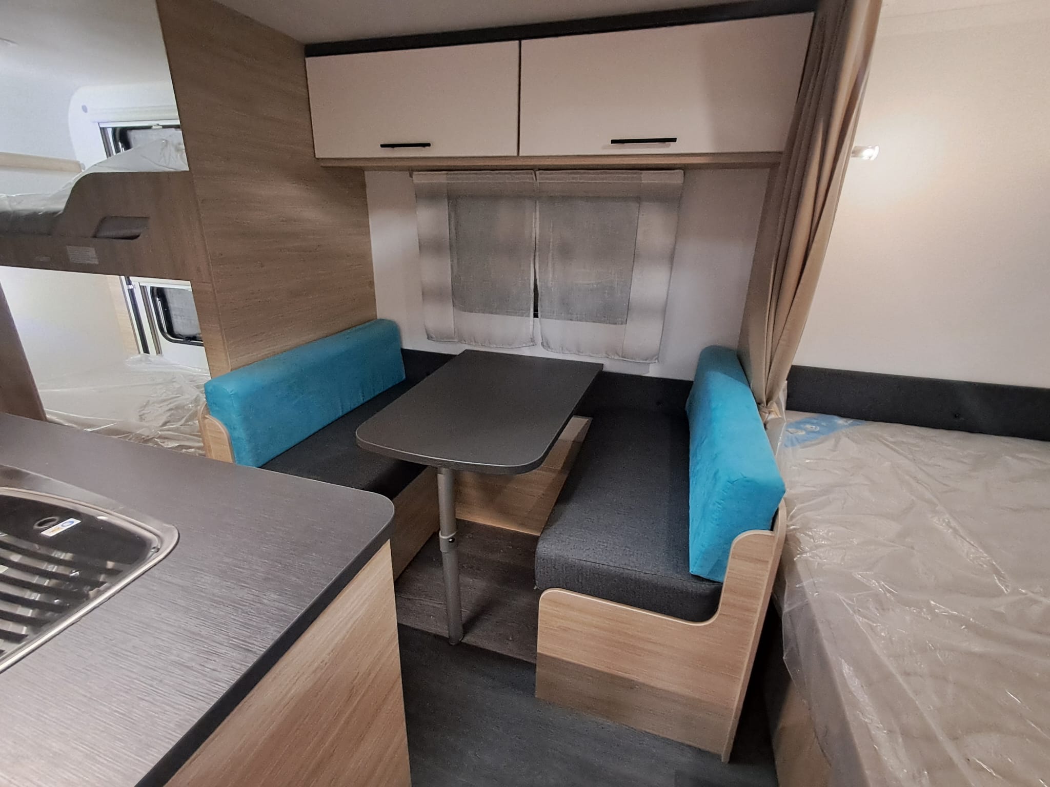 CARAVELAIR ALBA 496 FAMILY L ALBA CARAVANING 4