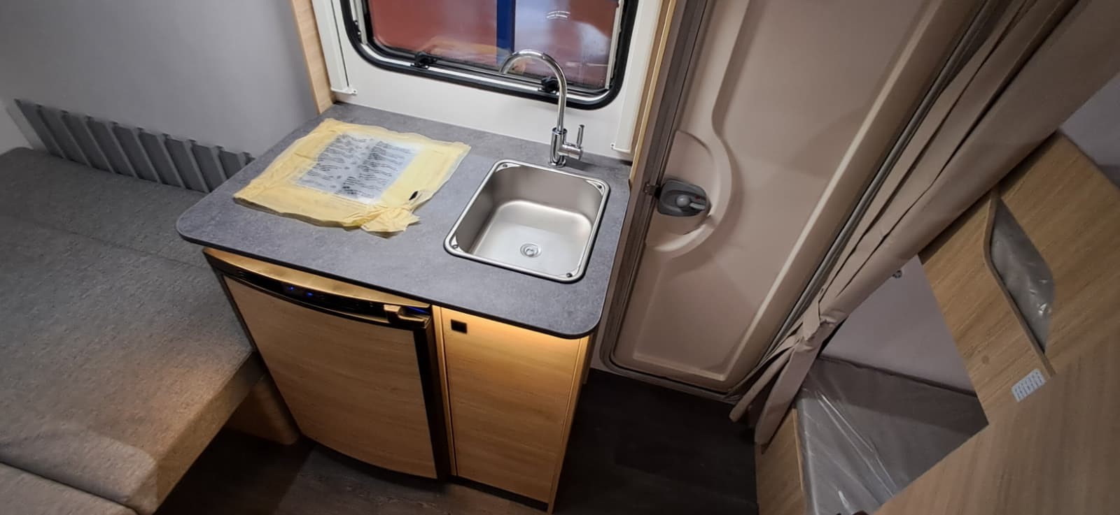 CARAVELAIR ALBA 366 750 KG 2027 10