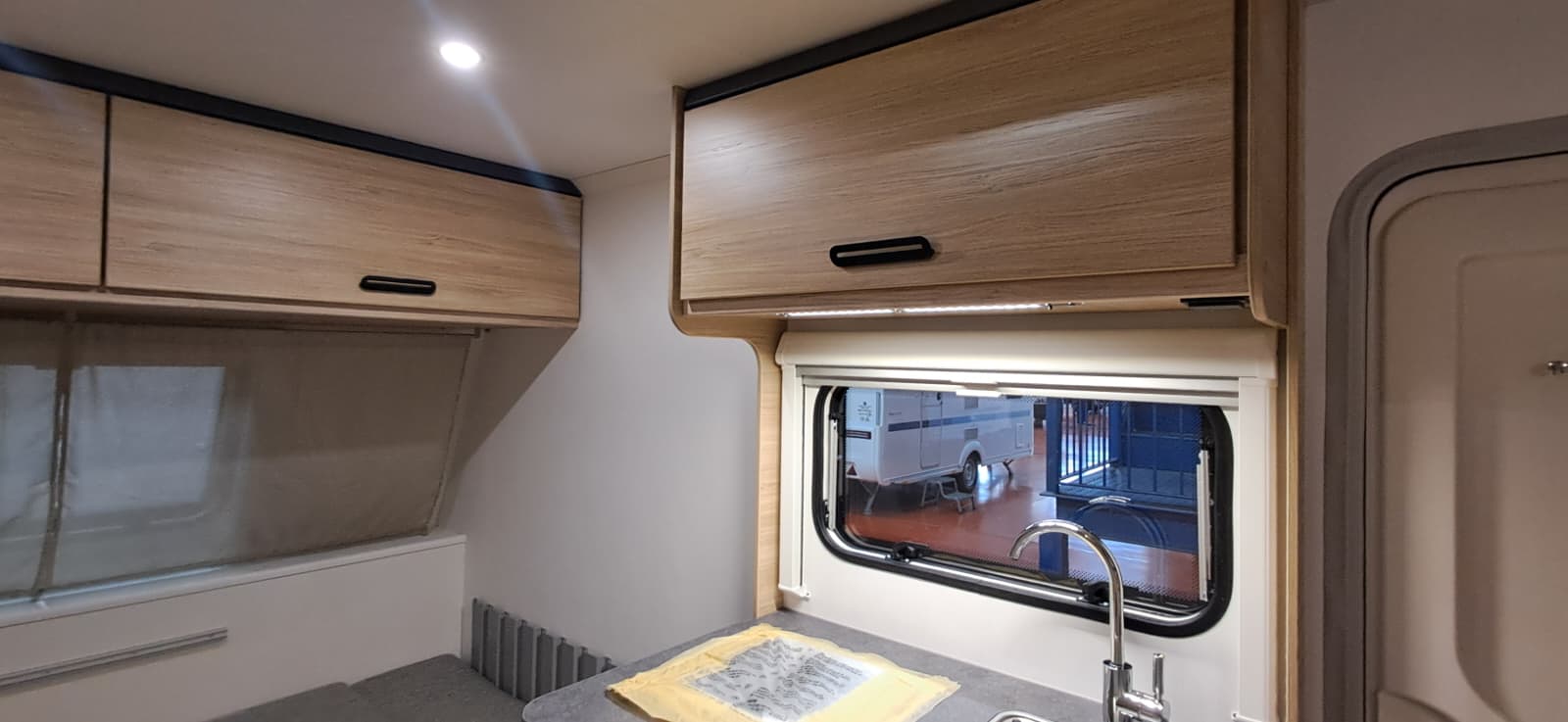 CARAVELAIR ALBA 366 750 KG 2027 11