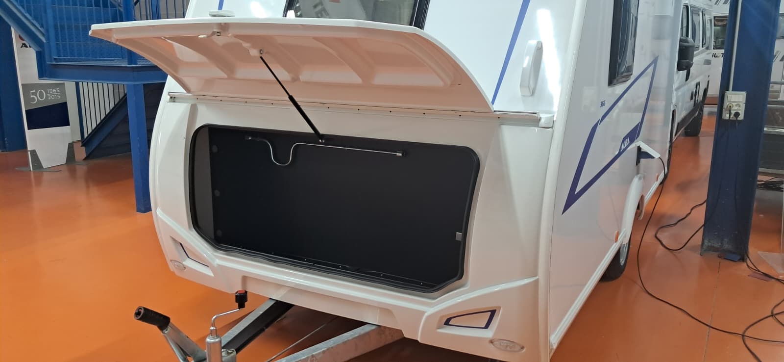 CARAVELAIR ALBA 366 750 KG 2027 5