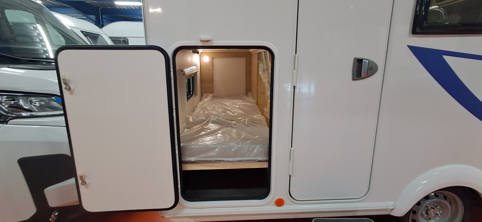 CARAVELAIR ALBA 366 750 KG 2027 6