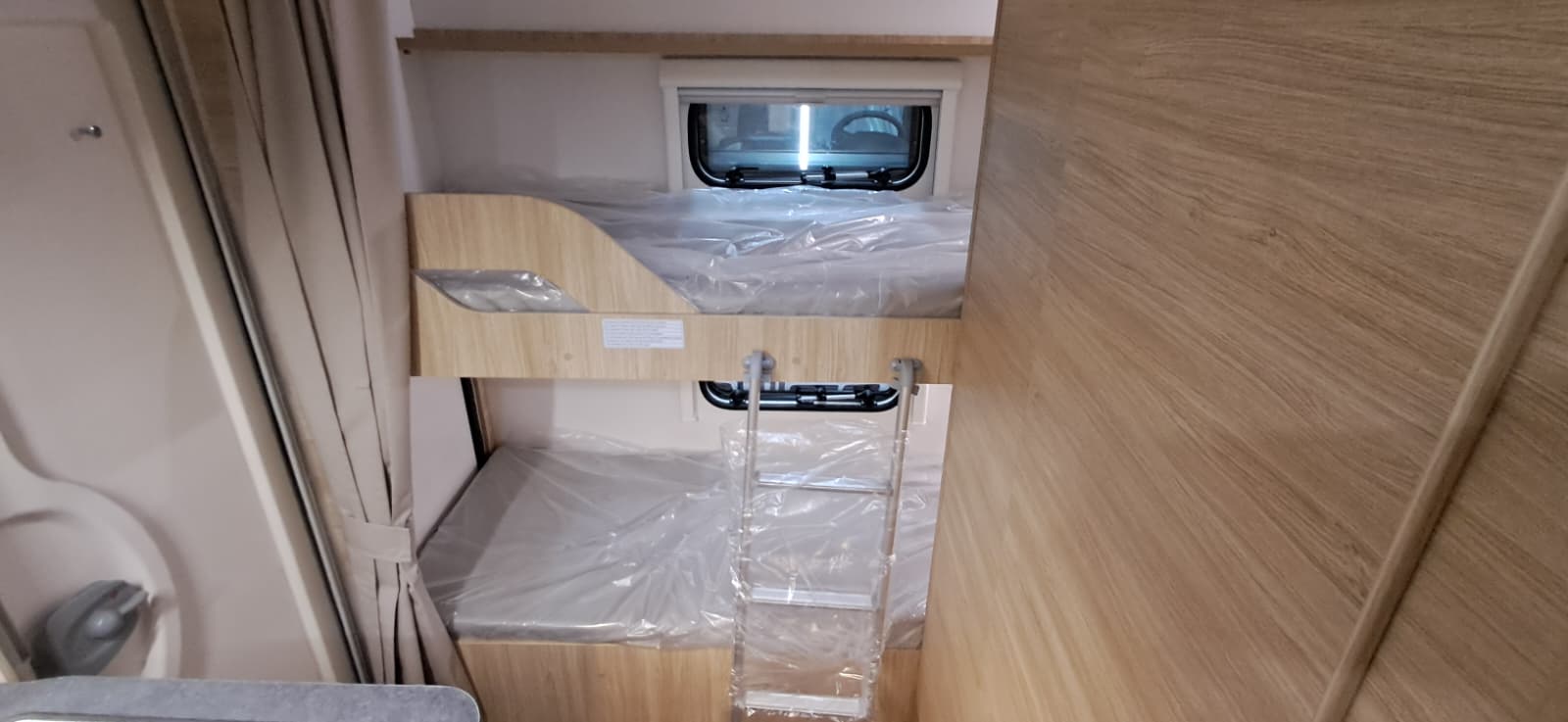 CARAVELAIR ALBA 366 750 KG 2027 9