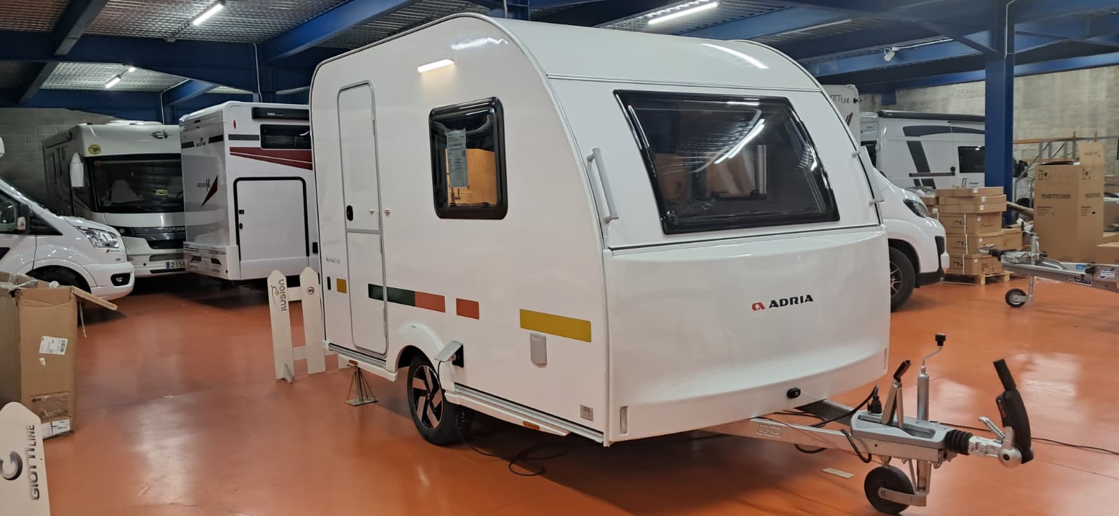 ADRIA AVIVA 300 LH 01 750 750KG 2026 LALBACARAVANING 1