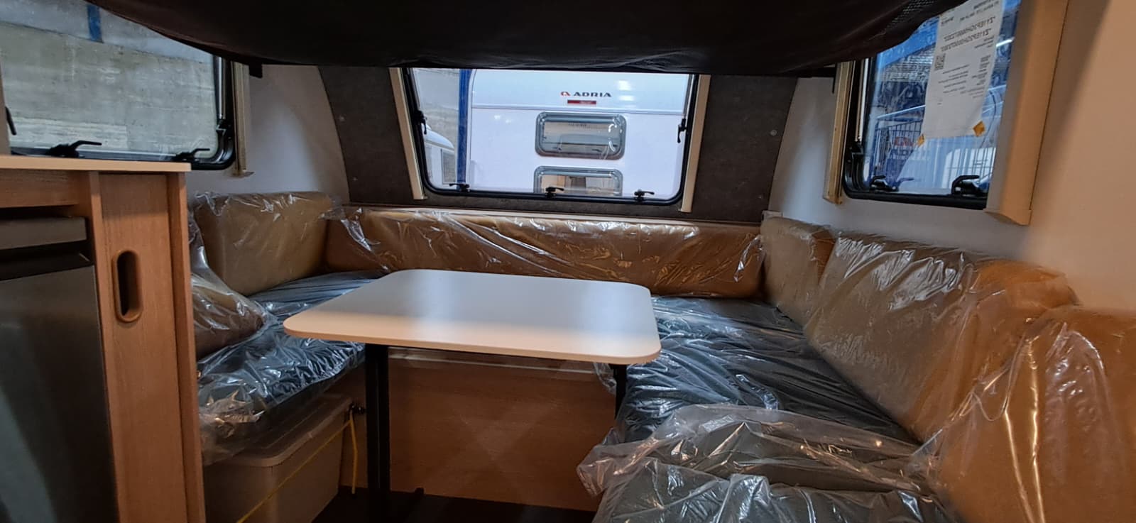 ADRIA AVIVA 300 LH 01 750 750KG 2026 LALBACARAVANING 11