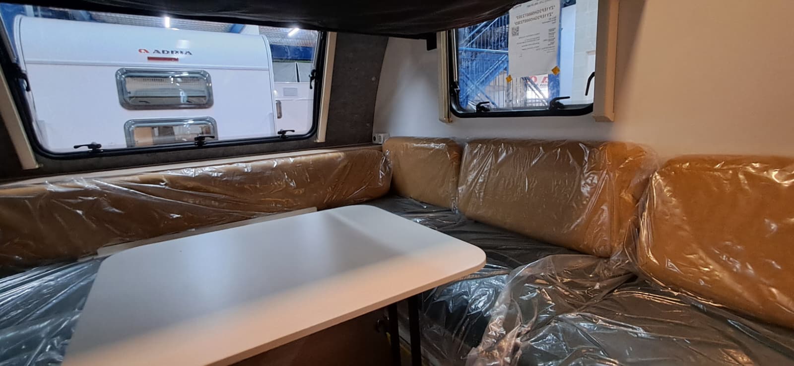 ADRIA AVIVA 300 LH 01 750 750KG 2026 LALBACARAVANING 13