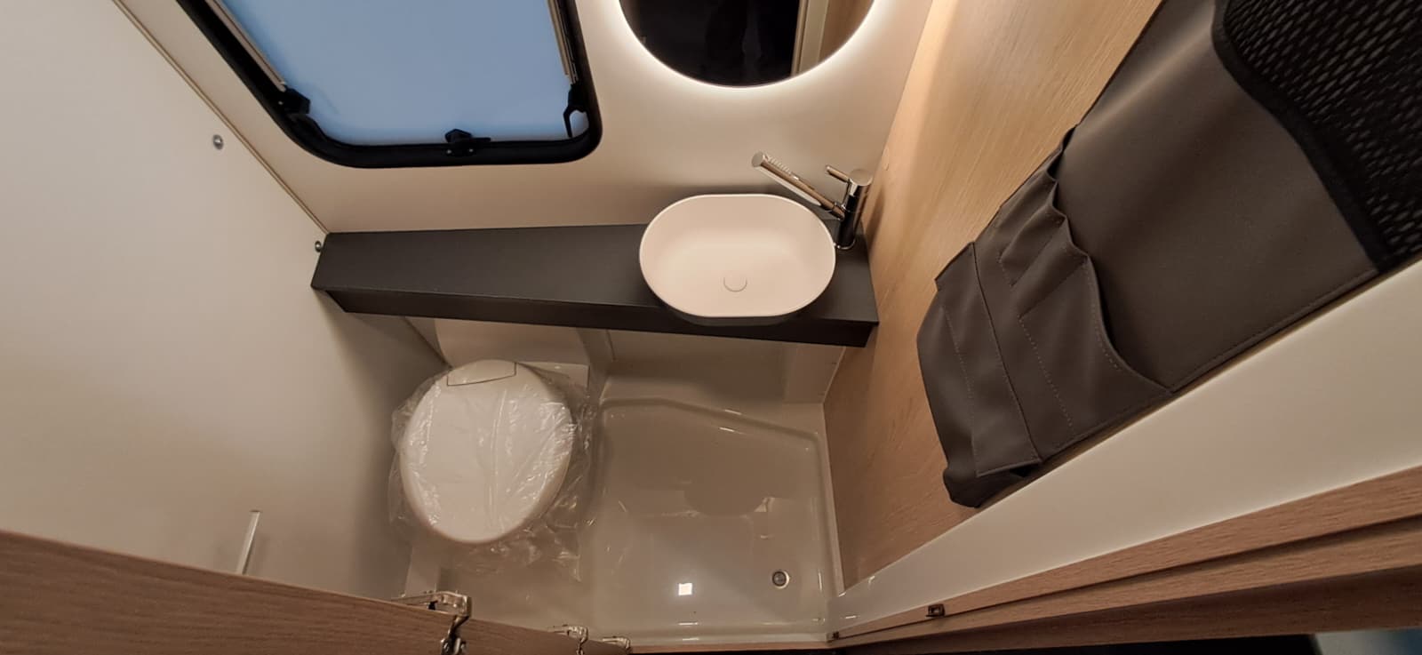 ADRIA AVIVA 300 LH 01 750 750KG 2026 LALBACARAVANING 20