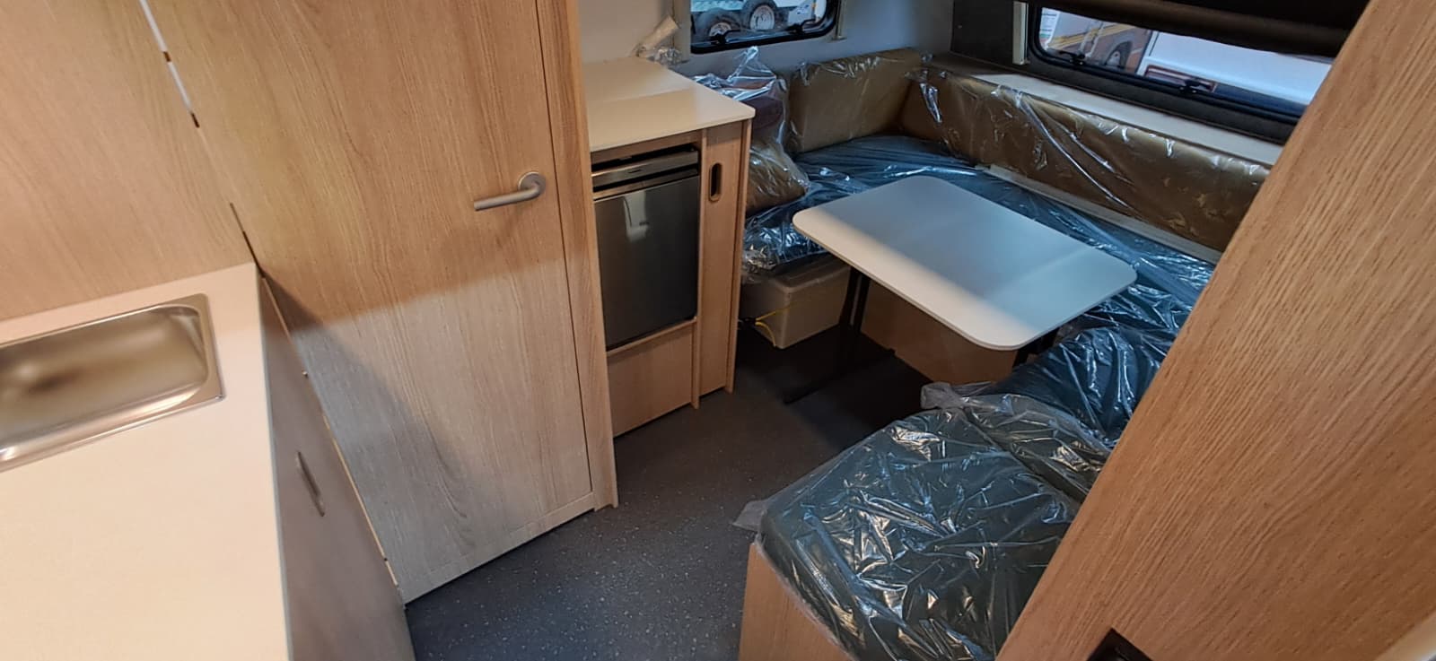 ADRIA AVIVA 300 LH 01 750 750KG 2026 LALBACARAVANING 8